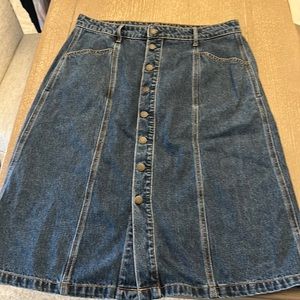 OLD NAVY SZ 12 DENIM SKIRT